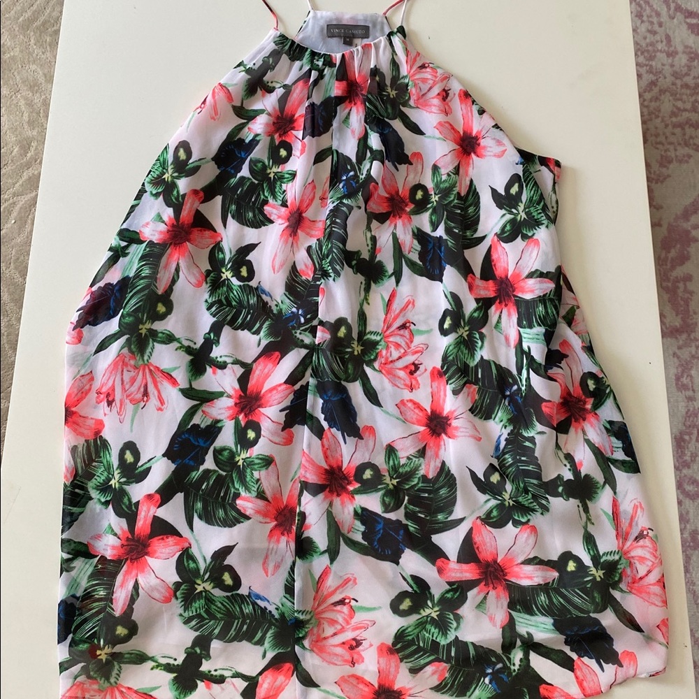 VINCE CAMUTO Floral Top 🌸